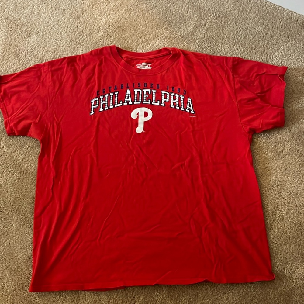 Phillies t shirt